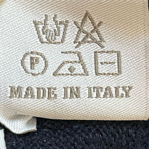 Strategic Business Unit | Navy Blue V Neck Cashmere Pullover Sweater - Picture 8 of 8